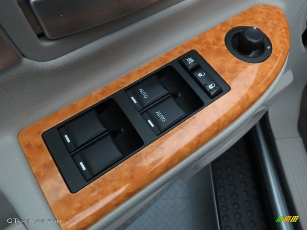 2008 Chrysler Aspen Limited Controls Photo #79468661