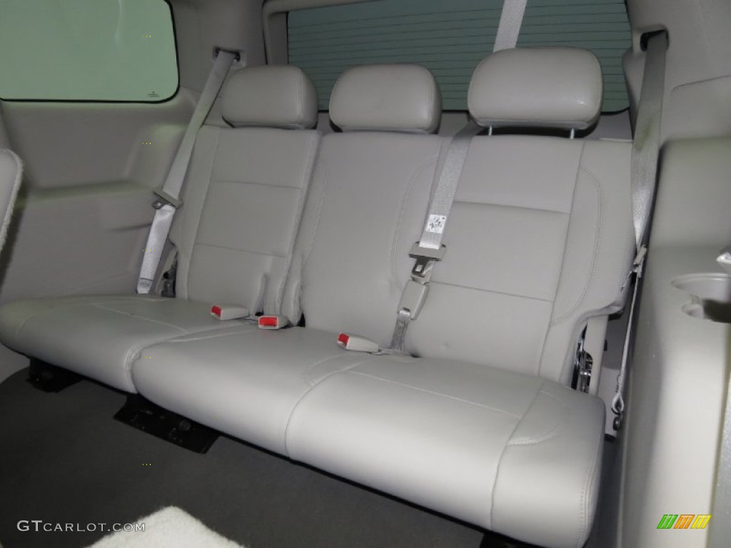 2008 Chrysler Aspen Limited Rear Seat Photo #79468766