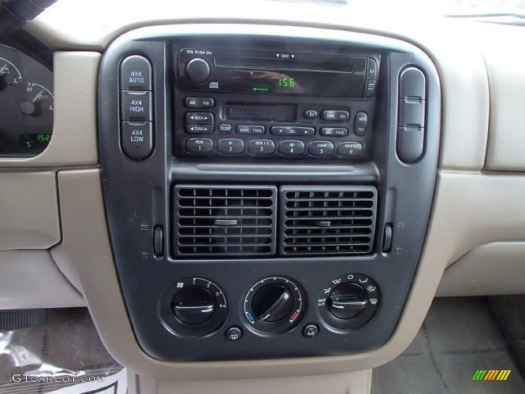 2002 Ford Explorer XLT 4x4 Controls Photo #79470100