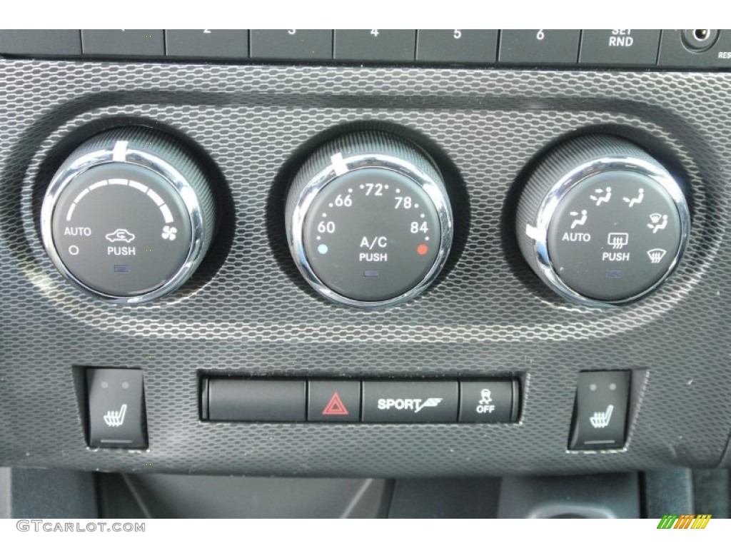 2013 Dodge Challenger R/T Classic Controls Photo #79470161