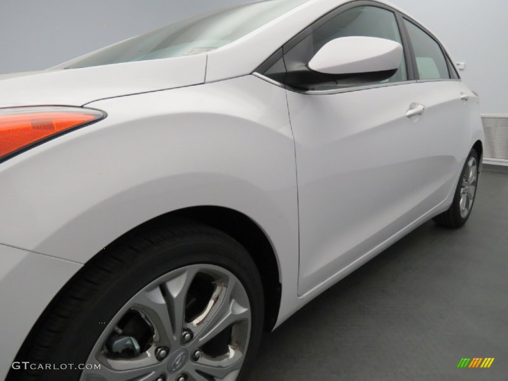2013 Elantra GT - Monaco White / Beige photo #5