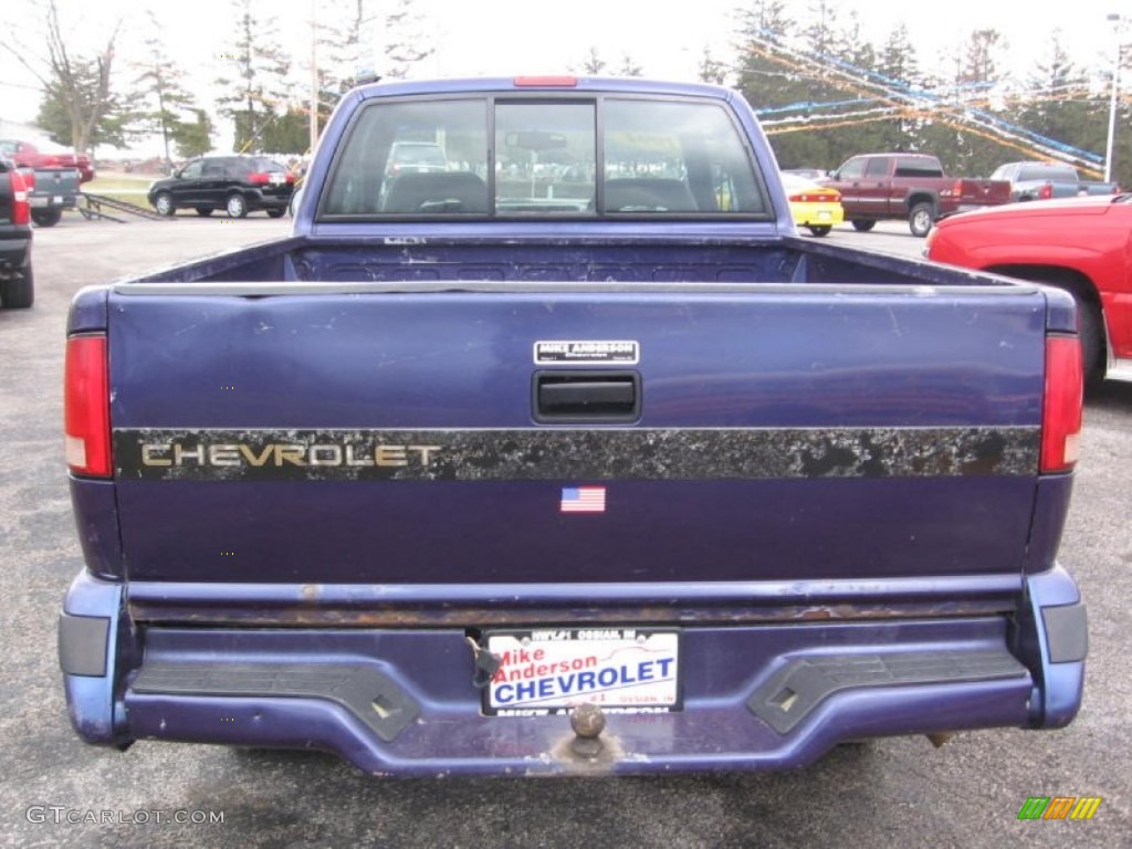 1994 S10 LS Extended Cab 4x4 - Radar Blue Metallic / Gray photo #6