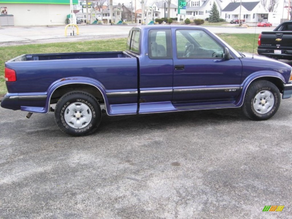 1994 S10 LS Extended Cab 4x4 - Radar Blue Metallic / Gray photo #8