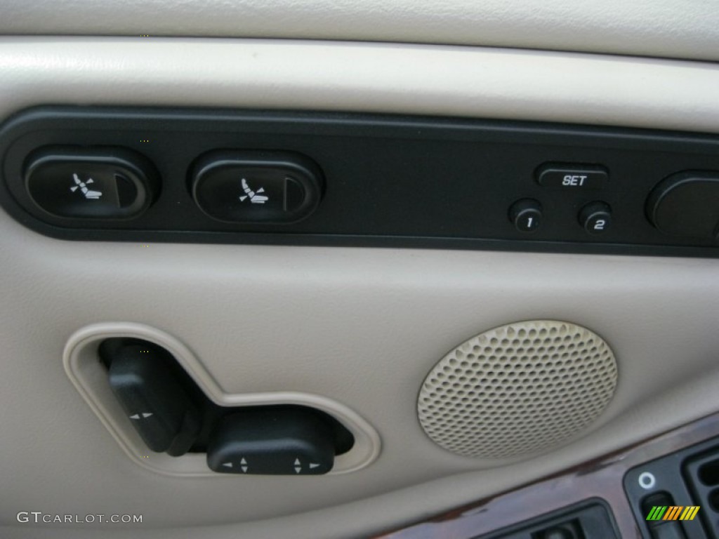 1999 Oldsmobile Aurora Standard Aurora Model Controls Photo #79475876