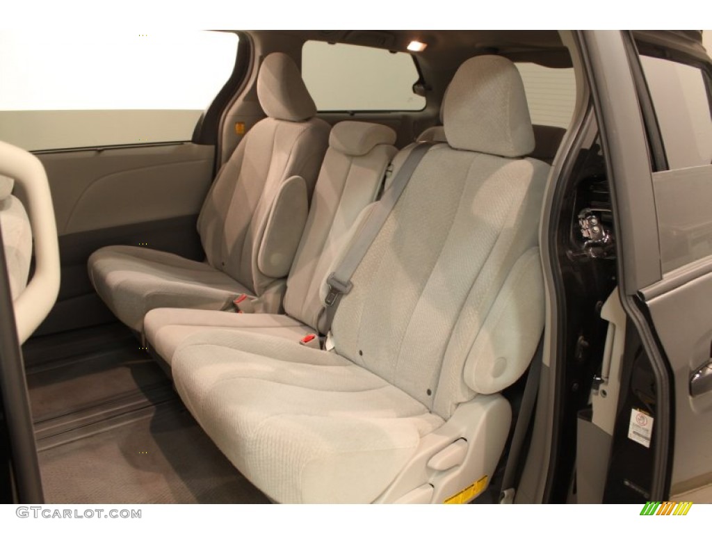 2011 Sienna LE - Black / Light Gray photo #12