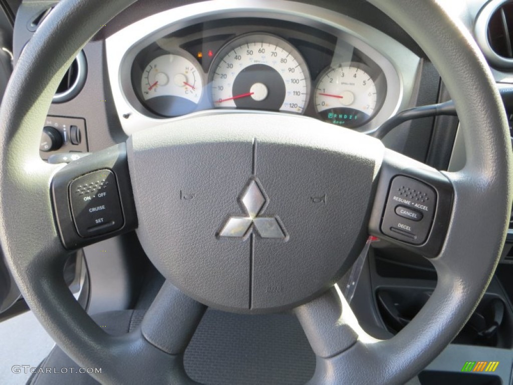 2007 Mitsubishi Raider LS Double Cab Steering Wheel Photos