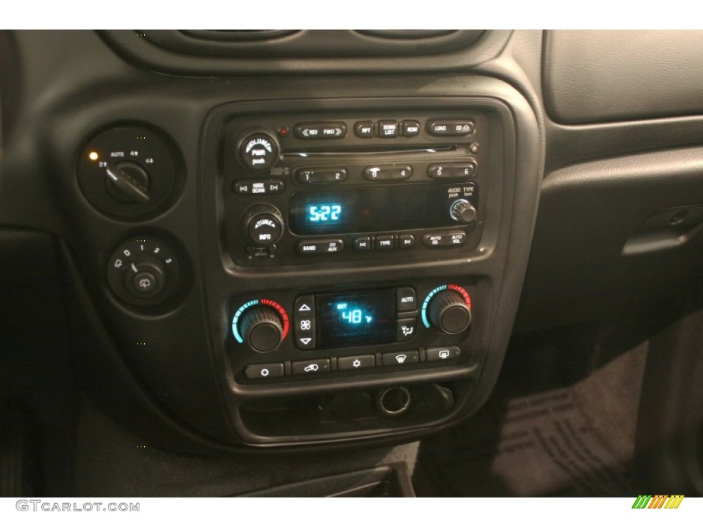 2007 Chevrolet TrailBlazer LT 4x4 Controls Photos