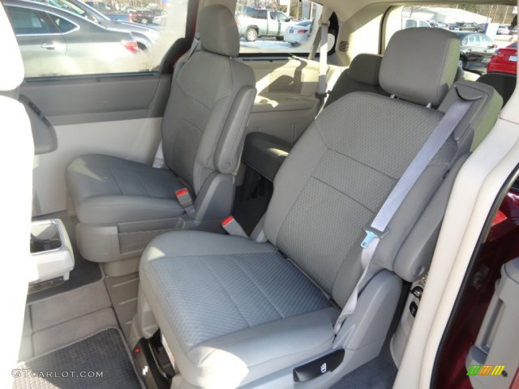 2009 Town & Country Touring - Deep Crimson Crystal Pearl / Medium Slate Gray/Light Shale photo #7