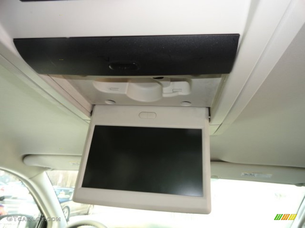 2009 Town & Country Touring - Deep Crimson Crystal Pearl / Medium Slate Gray/Light Shale photo #12