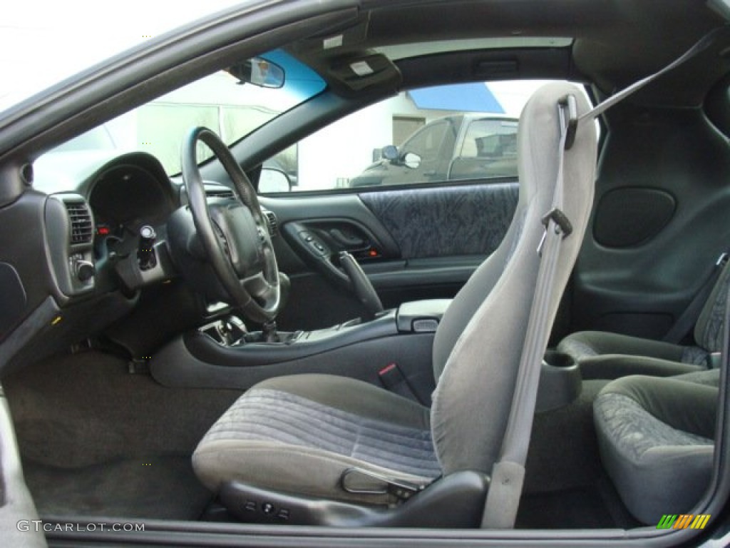 Medium Gray Interior 2001 Chevrolet Camaro SS Coupe Photo #79483328