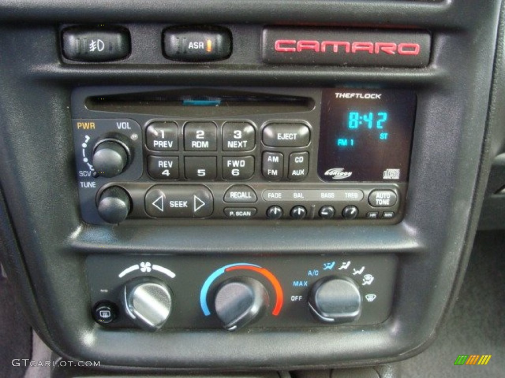 2001 Chevrolet Camaro SS Coupe Controls Photos