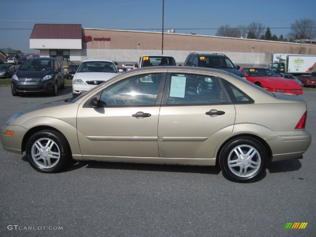 2002 Focus SE Sedan - Fort Knox Gold / Medium Parchment photo #5