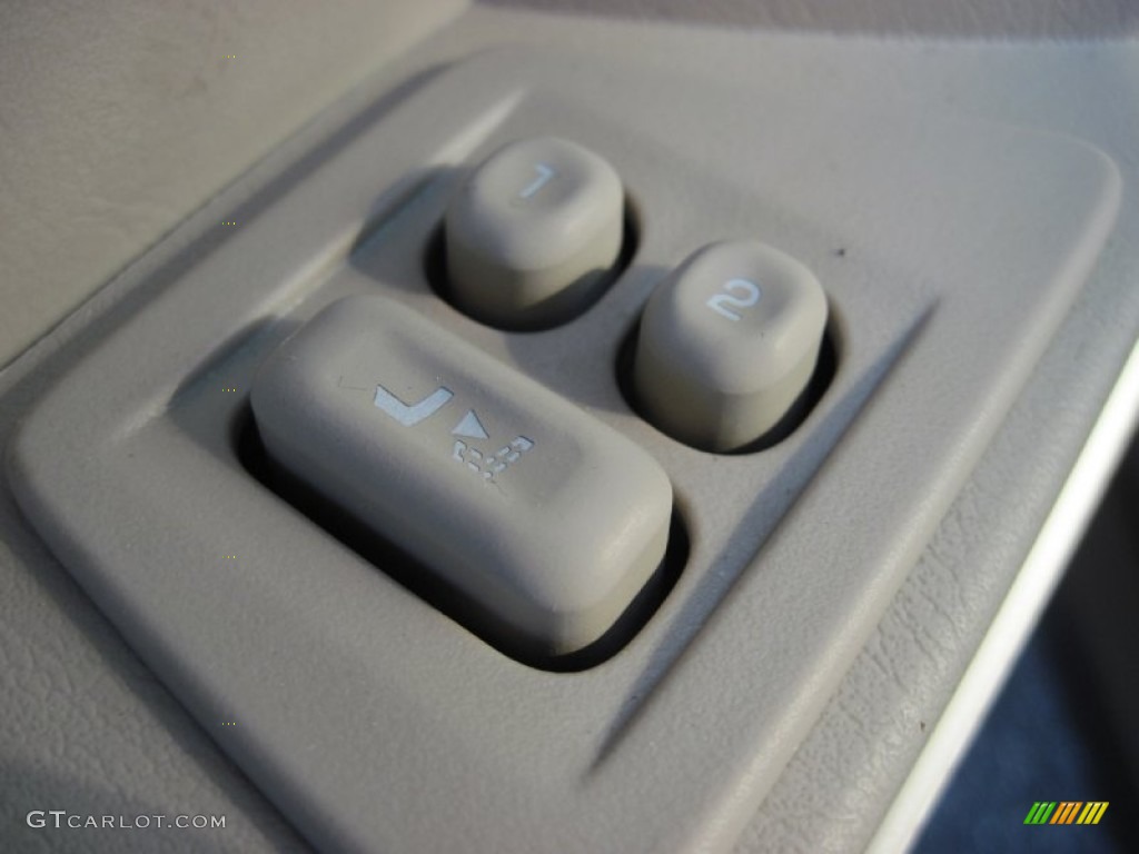 2006 Buick Rendezvous CXL Controls Photo #79487972