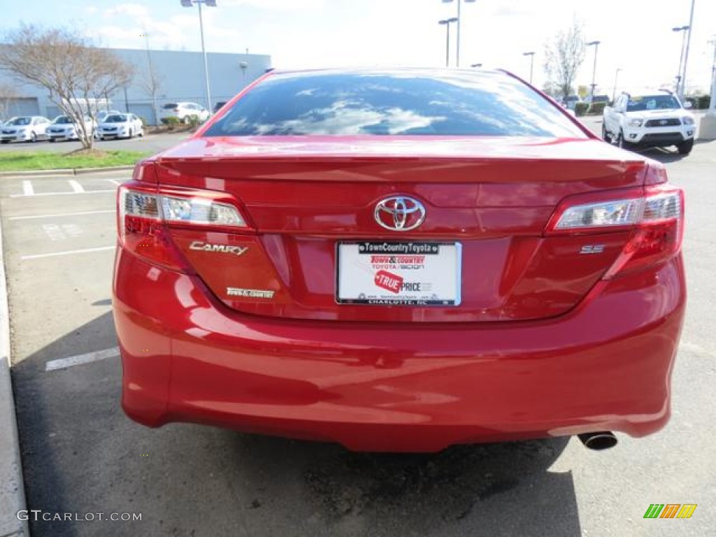 2013 Camry SE - Barcelona Red Metallic / Black photo #18