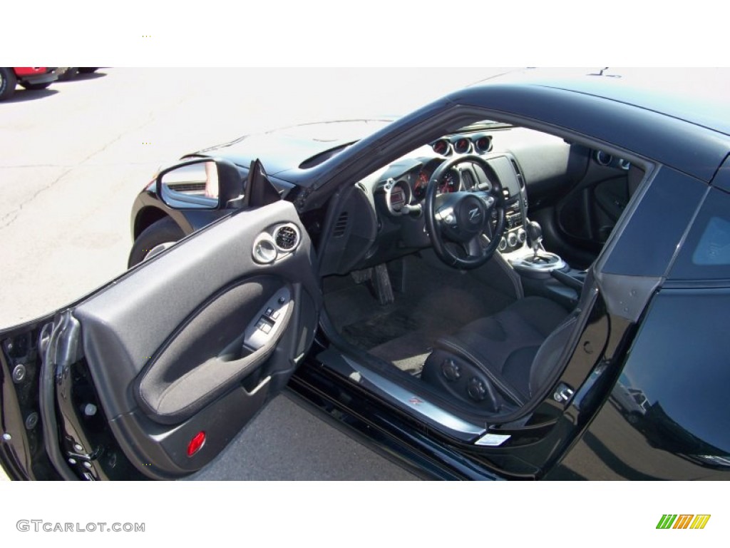 2010 370Z Coupe - Magnetic Black / Black Cloth photo #11