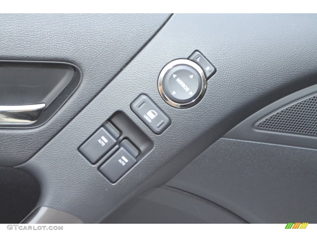 2011 Hyundai Genesis Coupe 2.0T Controls Photo #79493384