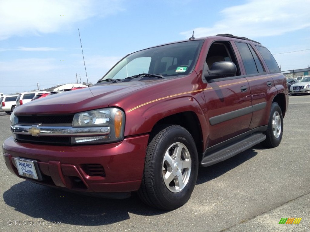 2005 TrailBlazer LS 4x4 - Majestic Red Metallic / Light Cashmere/Ebony photo #1