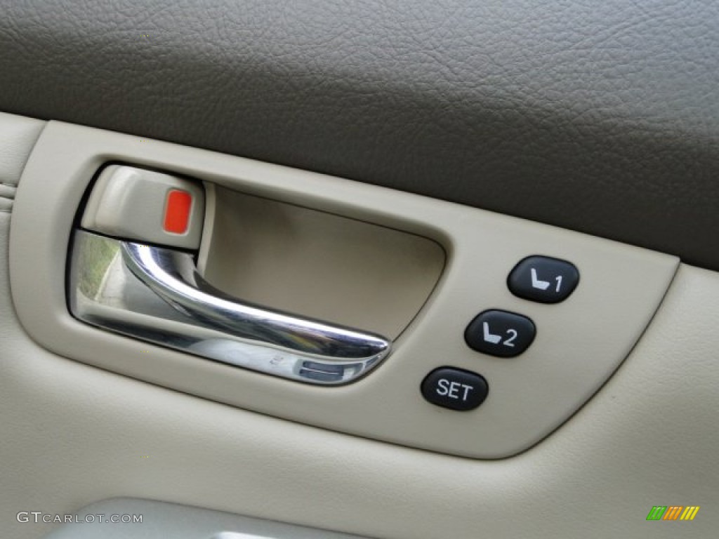 2004 Lexus RX 330 Controls Photo #79494752