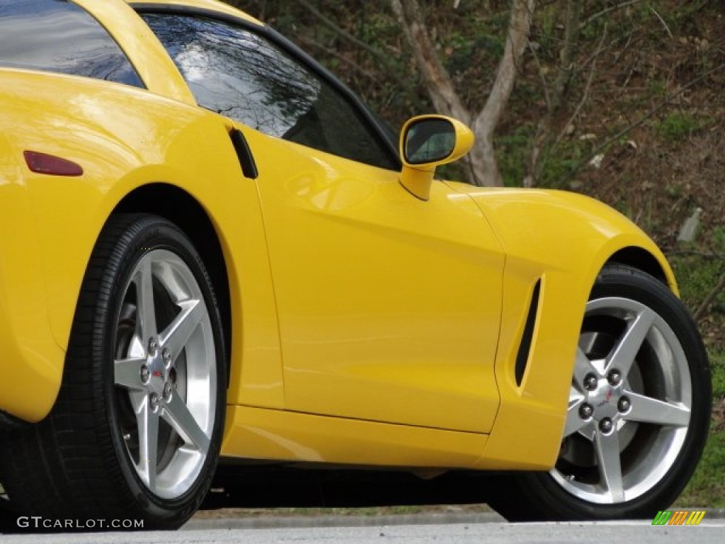 2005 Corvette Coupe - Millenium Yellow / Ebony photo #18