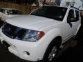 Avalanche White - Pathfinder SE 4x4 Photo No. 3