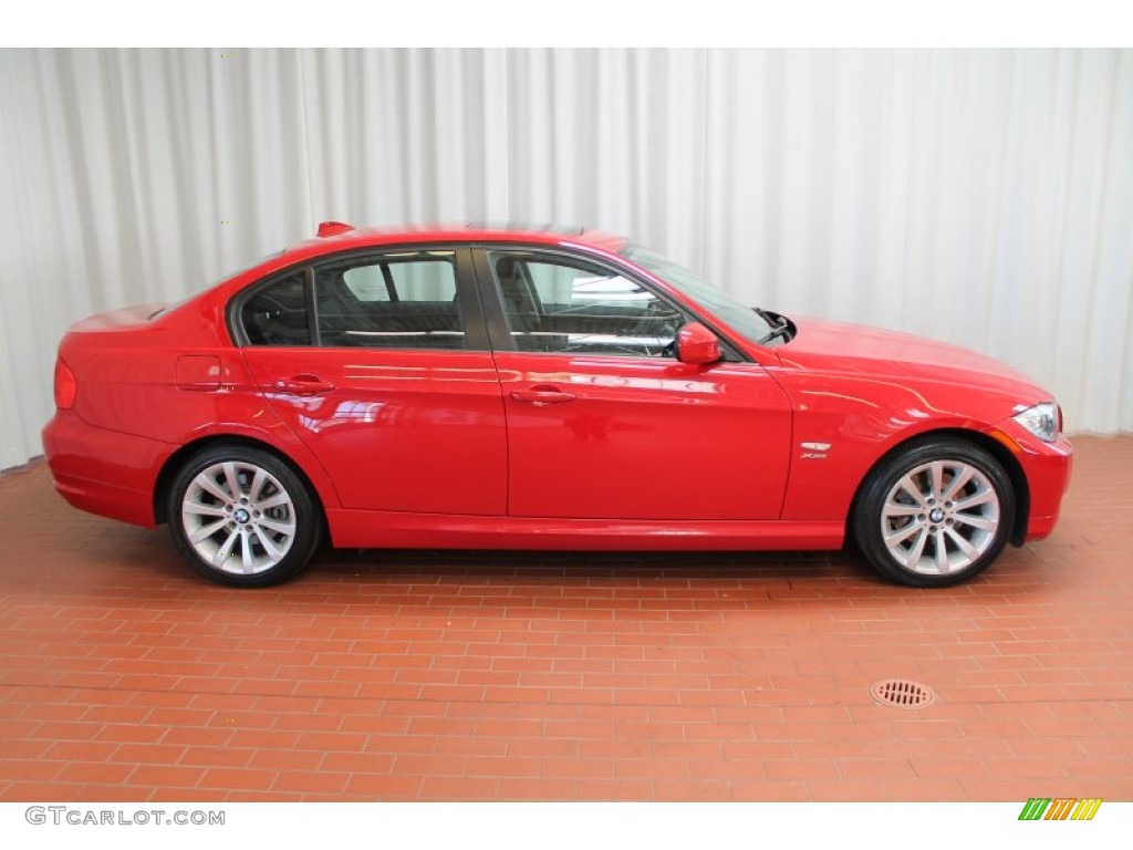 2011 3 Series 328i xDrive Sedan - Crimson Red / Black photo #3