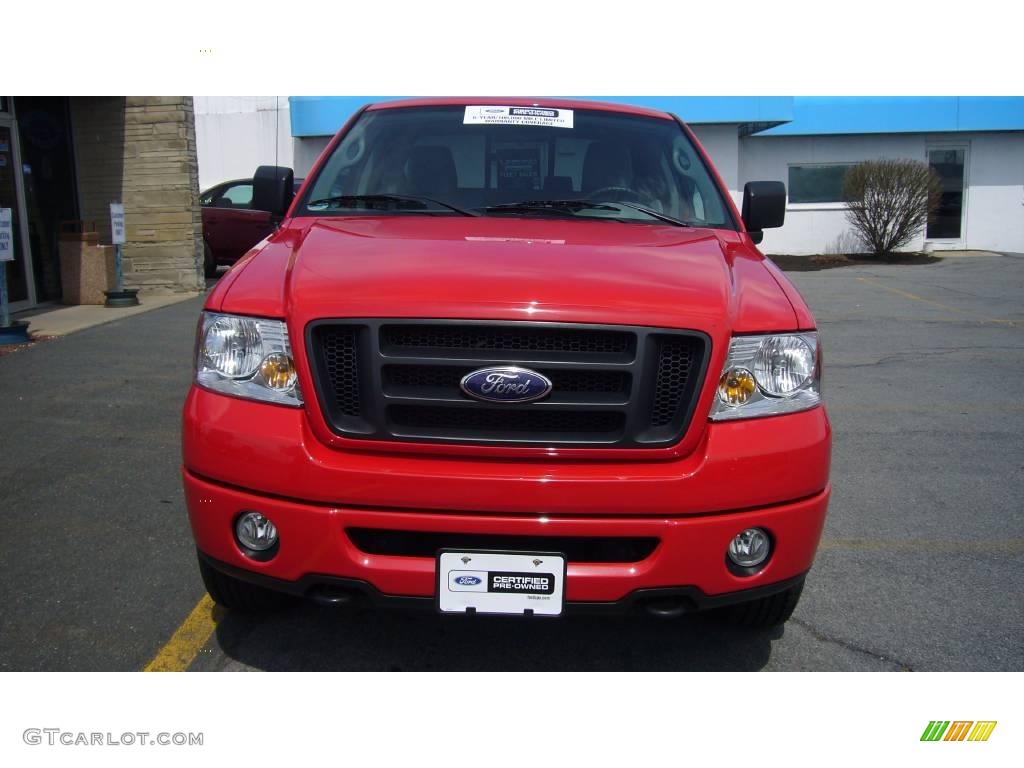 2006 F150 STX SuperCab 4x4 - Bright Red / Medium Flint photo #4