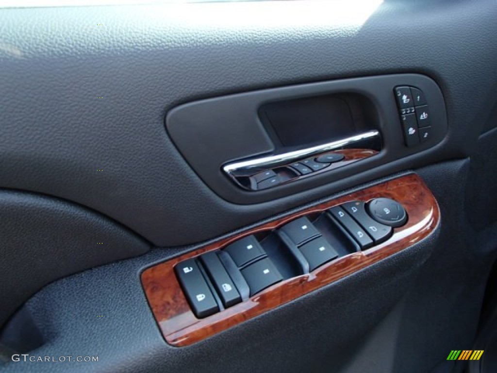 2013 Suburban LT 4x4 - Black / Ebony photo #14