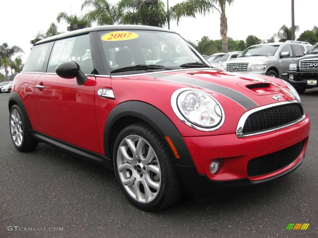 2007 Cooper S Hardtop - Chili Red / Rooster Red/Carbon Black photo #7