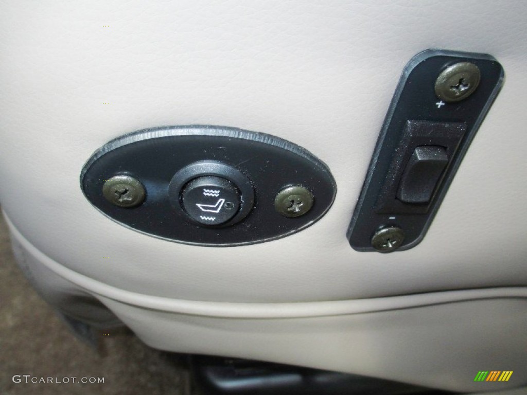 2012 Chevrolet Express 1500 Passenger Conversion Van Controls Photo #79503337