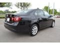 Black - Jetta SE Sedan Photo No. 5
