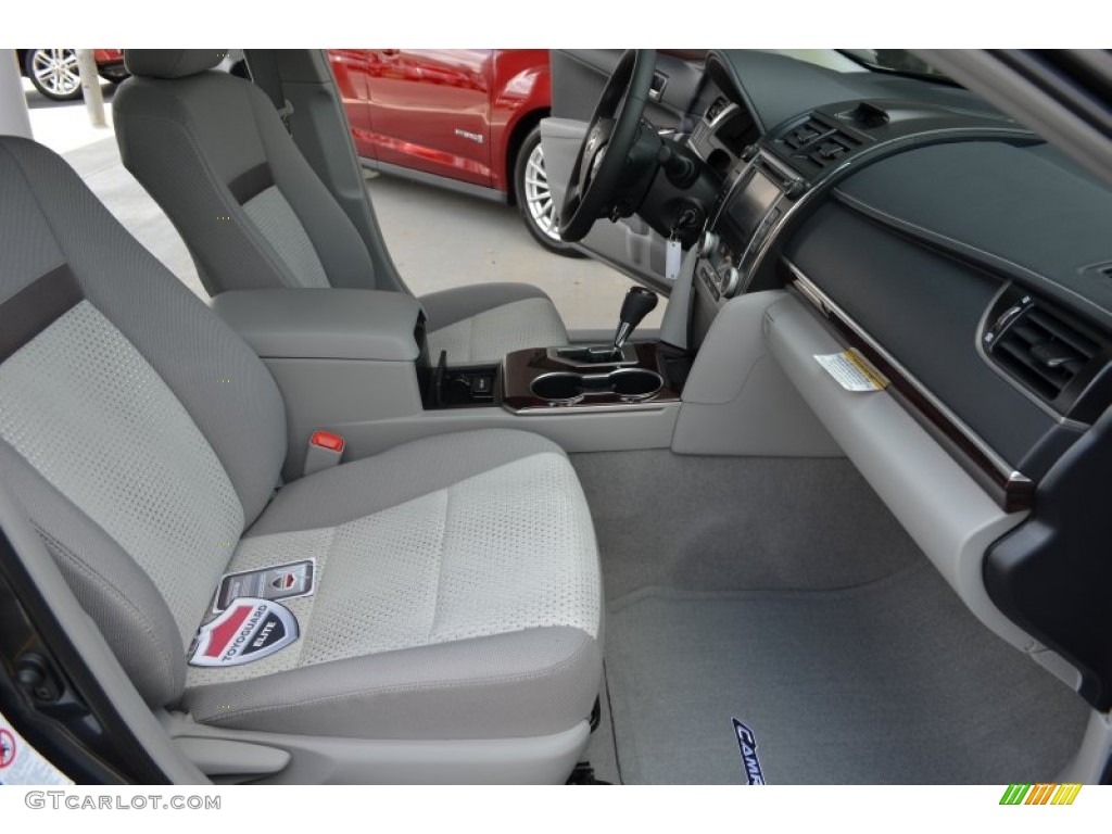 2013 Camry XLE - Magnetic Gray Metallic / Ash photo #15