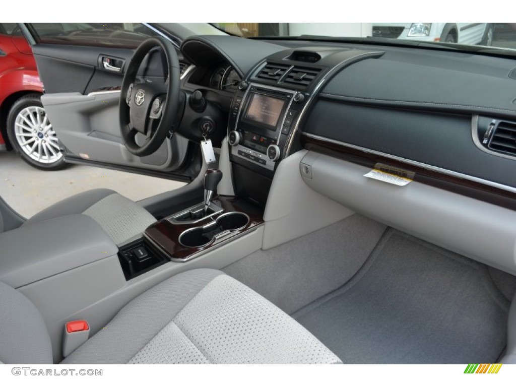 2013 Camry XLE - Magnetic Gray Metallic / Ash photo #16