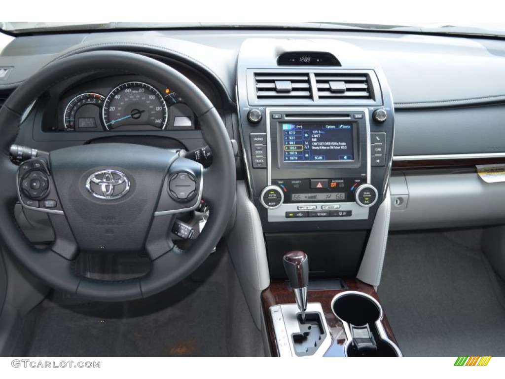 2013 Camry XLE - Magnetic Gray Metallic / Ash photo #21