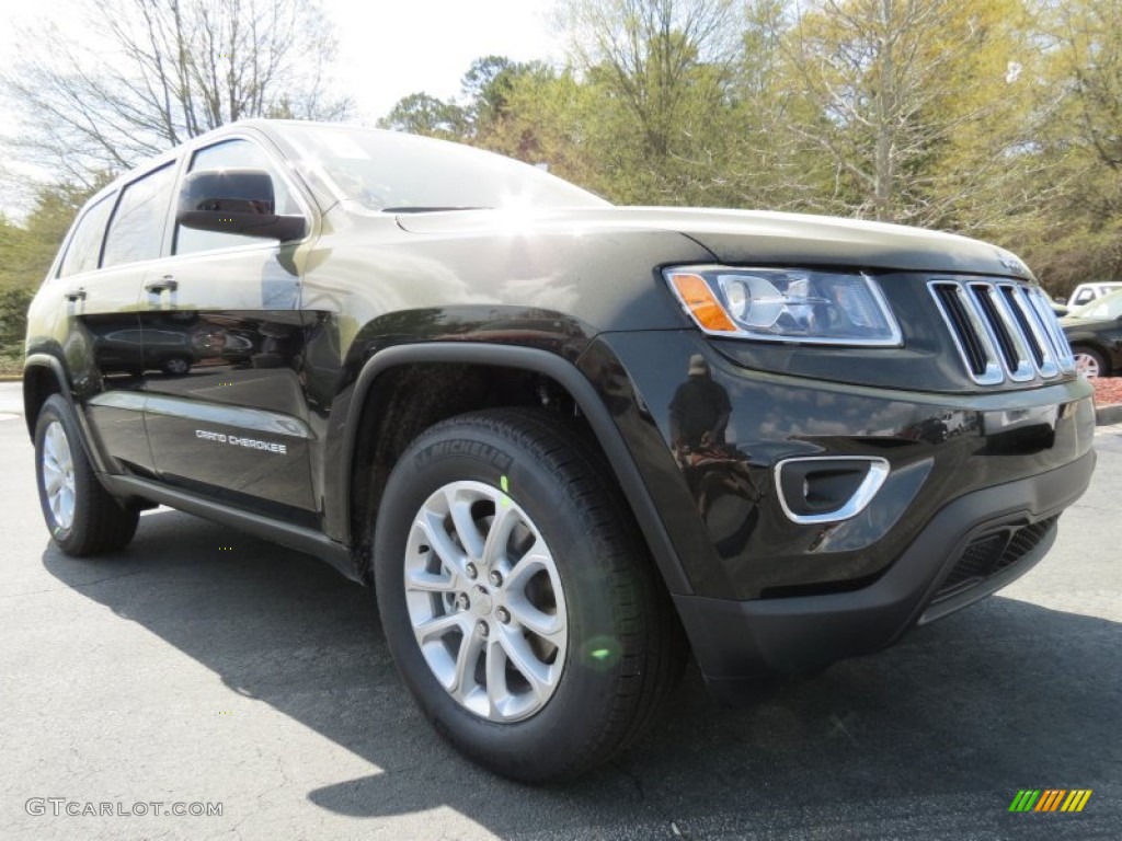 2014 Grand Cherokee Laredo - Brilliant Black Crystal Pearl / Morocco Black photo #4