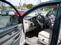 Melbourne Green Pearl - Grand Caravan SXT Photo No. 9