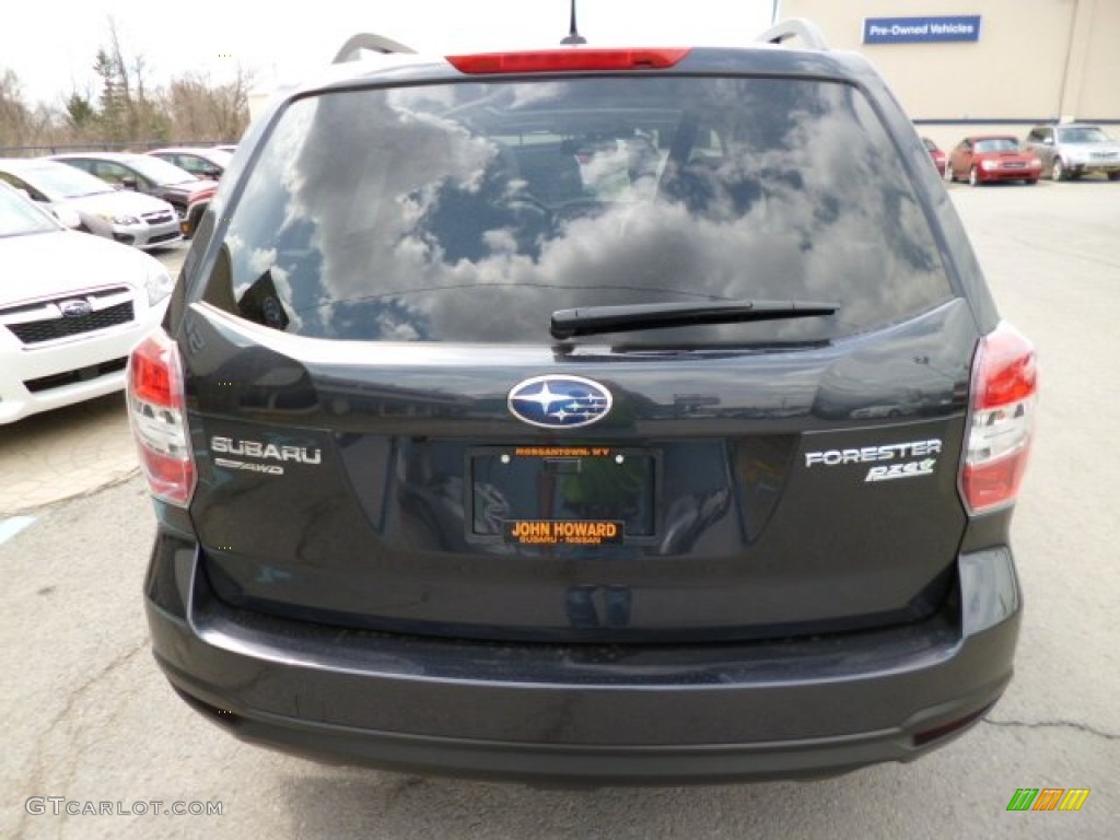 2014 Forester 2.5i Premium - Dark Gray Metallic / Platinum photo #5