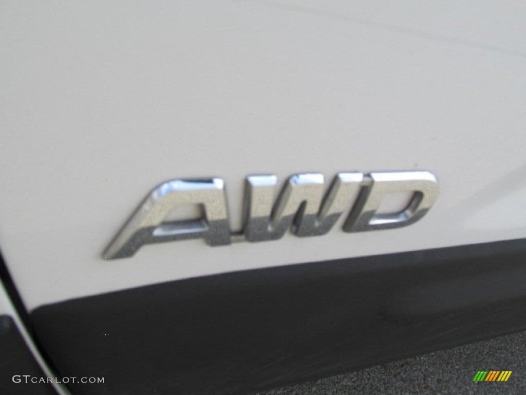 2013 Sorento LX V6 AWD - Snow White Pearl / Black photo #6