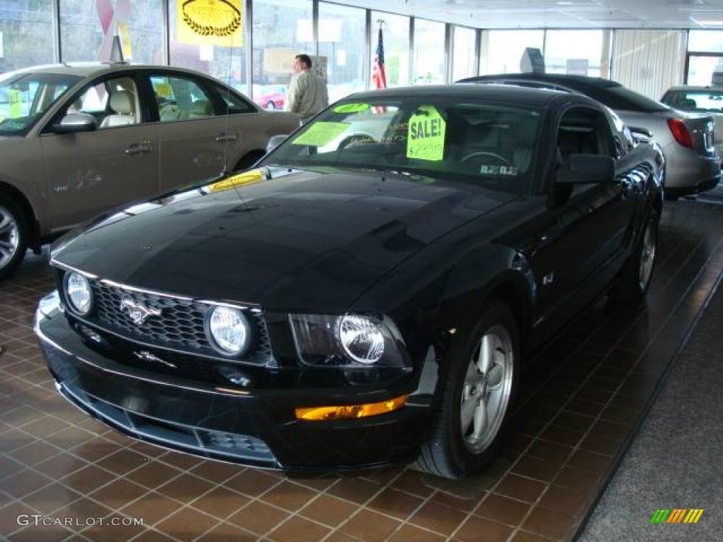 2007 Mustang GT Deluxe Coupe - Black / Dark Charcoal photo #1