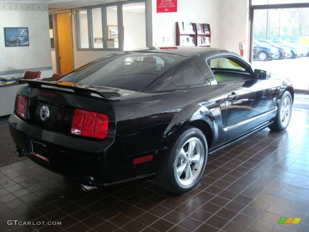 2007 Mustang GT Deluxe Coupe - Black / Dark Charcoal photo #4