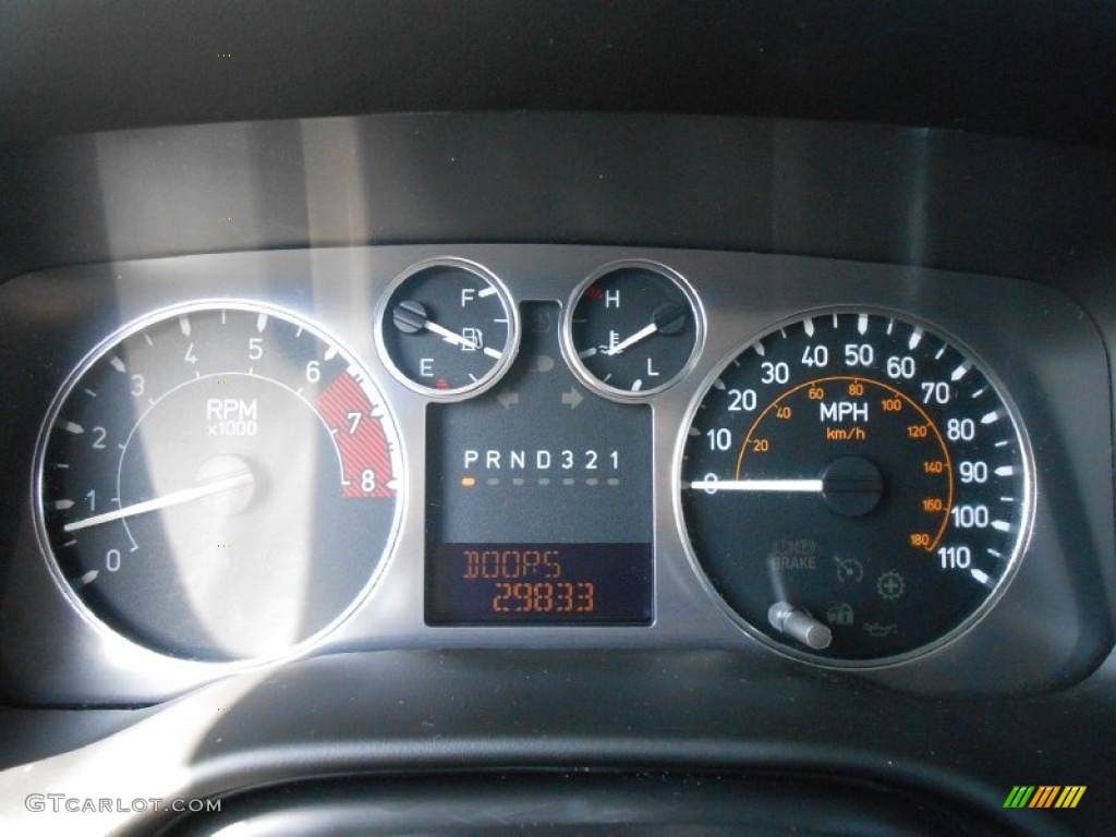 2010 Hummer H3 Standard H3 Model Gauges Photo #79520638