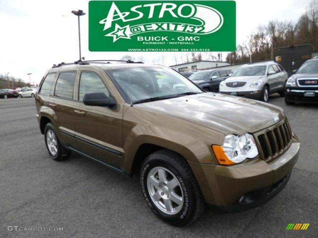 2009 Grand Cherokee Laredo 4x4 - Olive Green Metallic / Medium Khaki/Dark Khaki photo #1