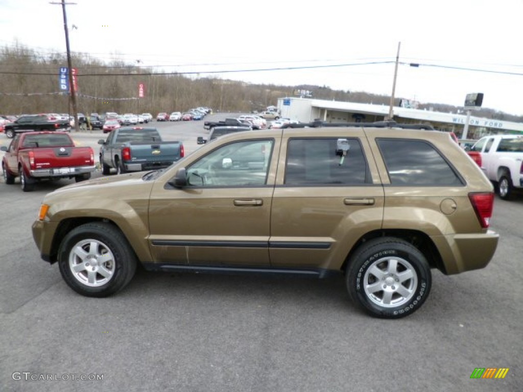 2009 Grand Cherokee Laredo 4x4 - Olive Green Metallic / Medium Khaki/Dark Khaki photo #4