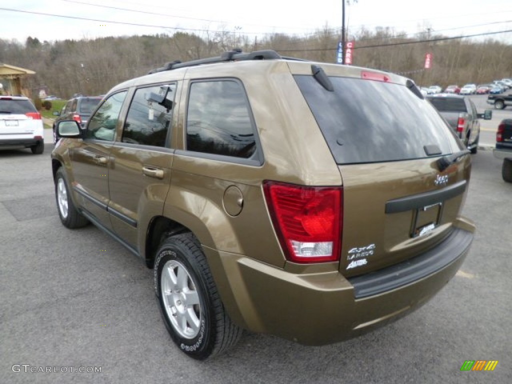 2009 Grand Cherokee Laredo 4x4 - Olive Green Metallic / Medium Khaki/Dark Khaki photo #5