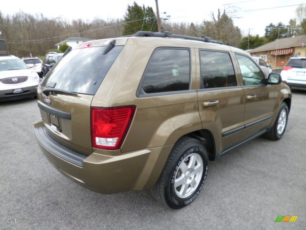 2009 Grand Cherokee Laredo 4x4 - Olive Green Metallic / Medium Khaki/Dark Khaki photo #7