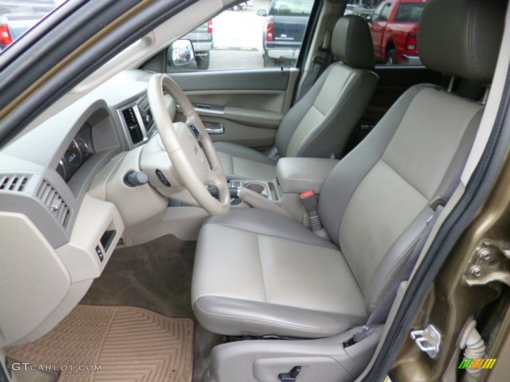 2009 Grand Cherokee Laredo 4x4 - Olive Green Metallic / Medium Khaki/Dark Khaki photo #16
