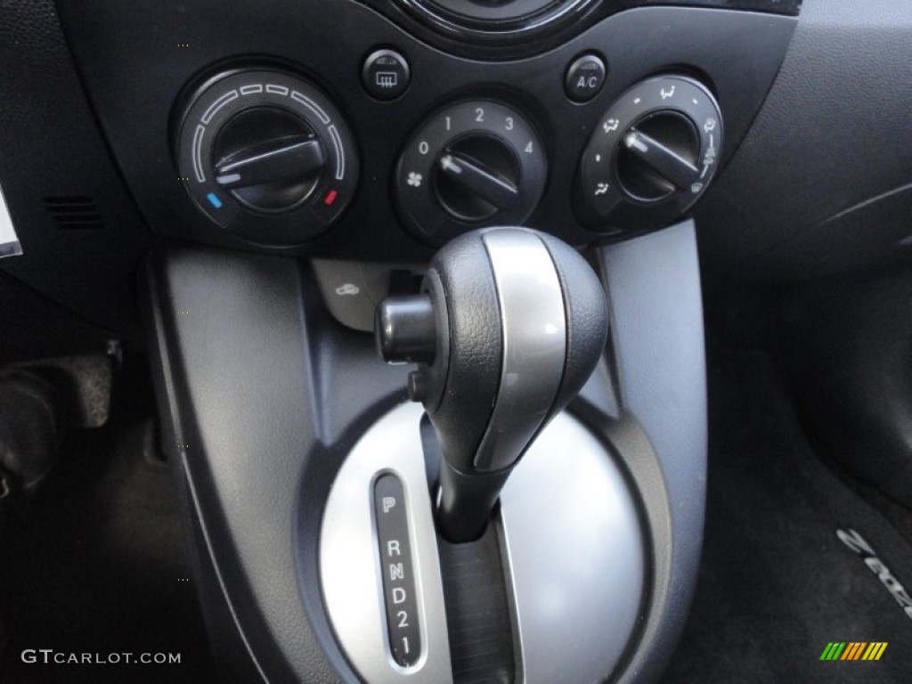 2011 MAZDA2 Touring - Crystal White Pearl / Black photo #23