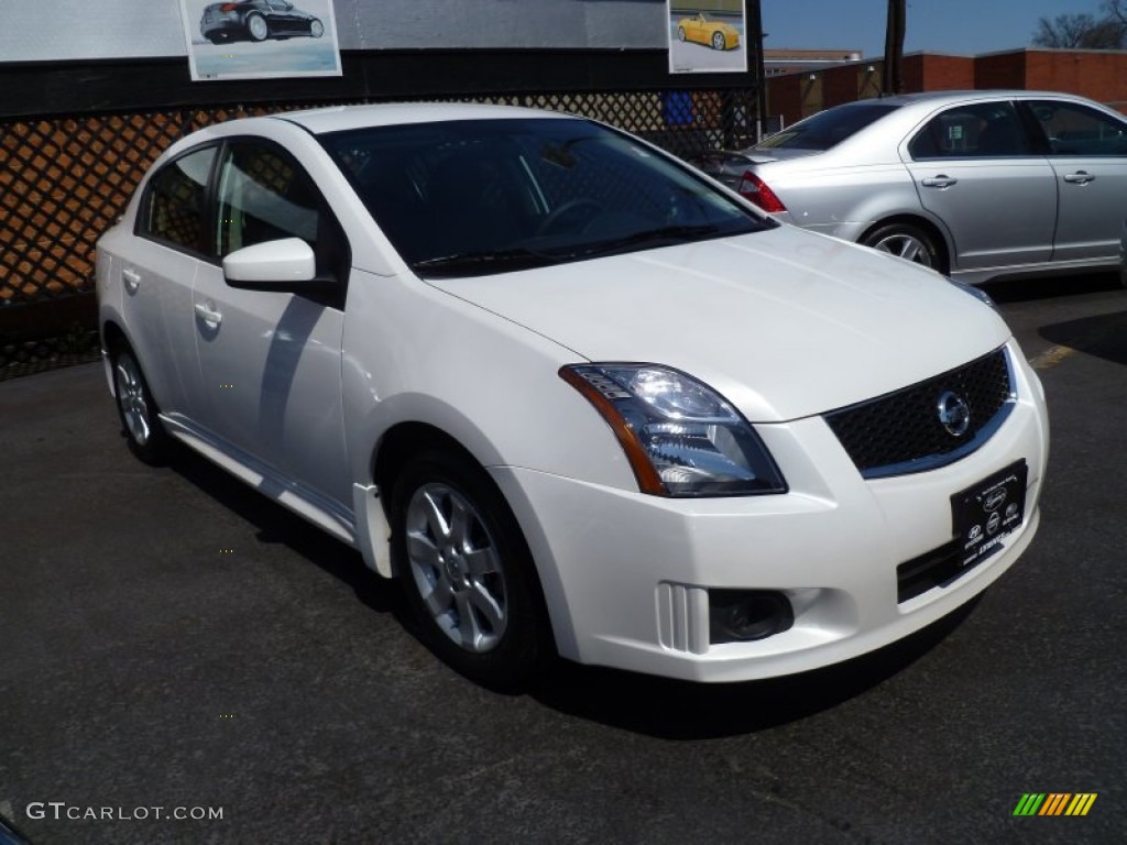 2010 Sentra 2.0 SR - Aspen White / Charcoal photo #1