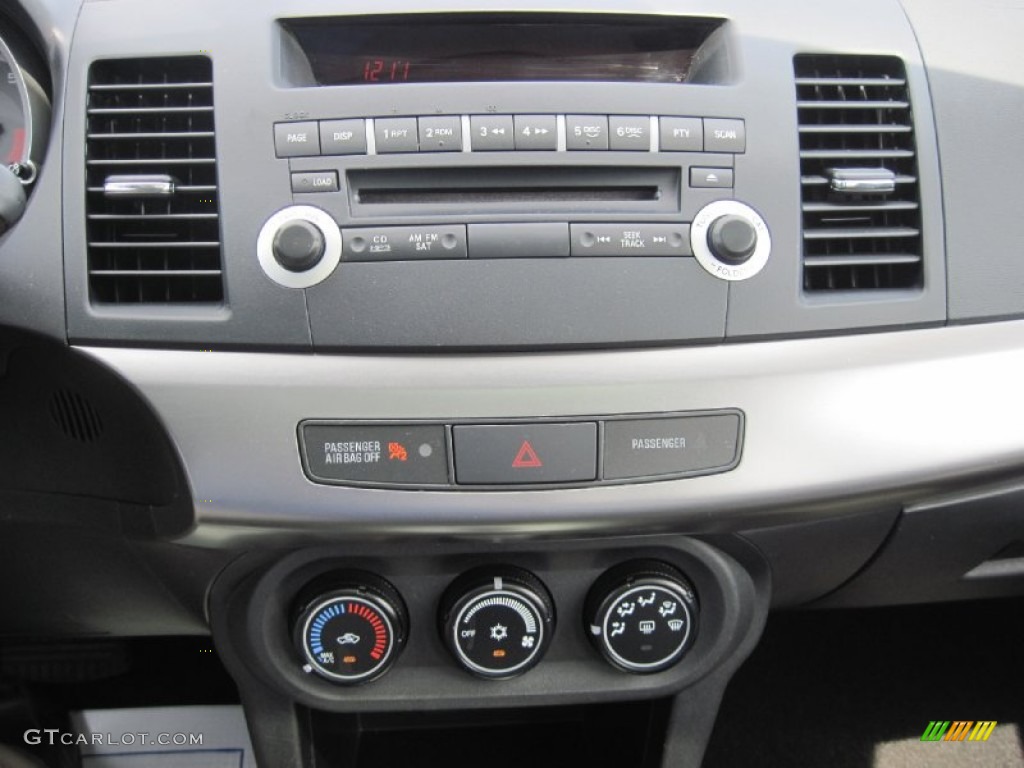 2008 Mitsubishi Lancer ES Controls Photo #79528463