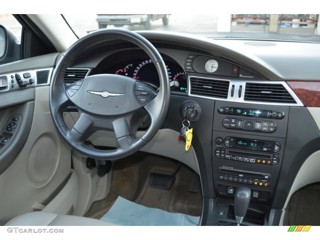 2007 Chrysler Pacifica Touring AWD Dashboard Photos