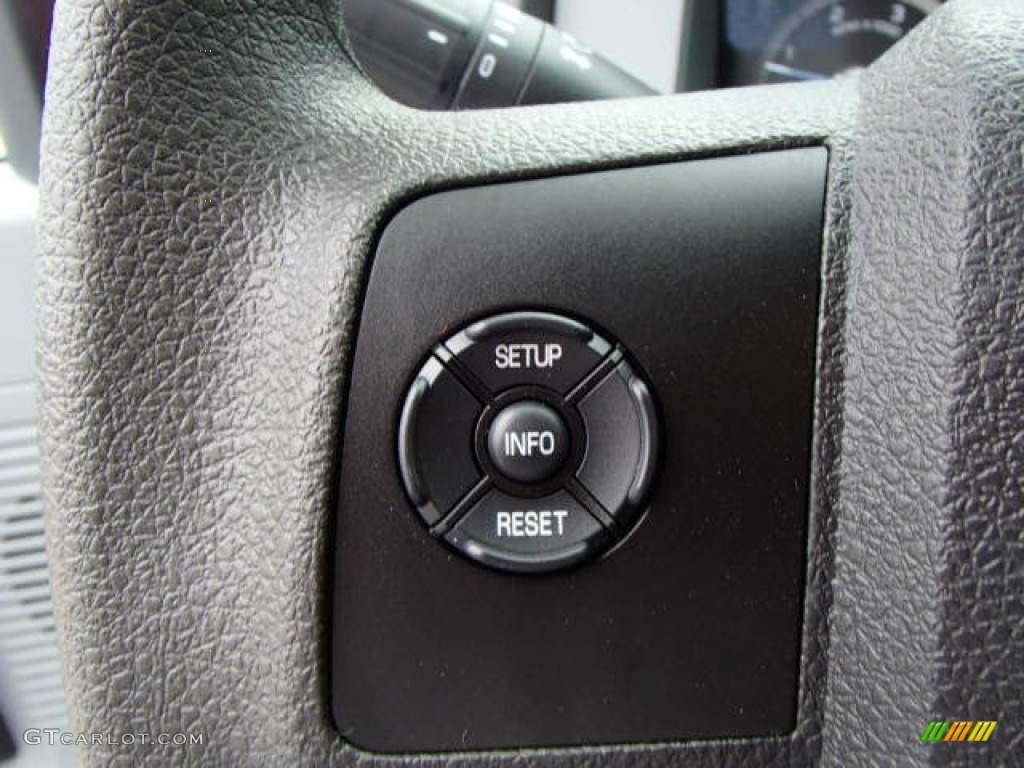 2013 Ford F550 Super Duty XL Regular Cab Chassis 4x4 Controls Photo #79533977